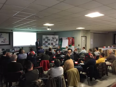 Вы сейчас просматриваете Теорико практический курс «Напольные декоративные эпоксидные покрытия»